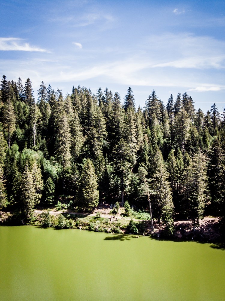 Pique-nique au bord du lac Vert, photo drone / Crédit photo - Pierrick Aubert