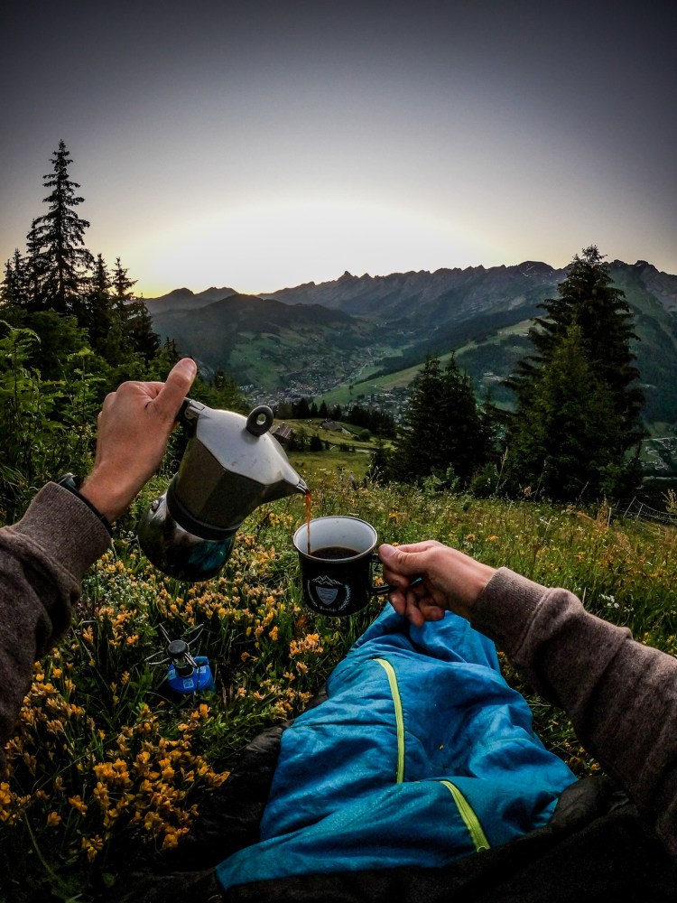 Bivouac - à la vôtre, c'est l'heure du pti dej